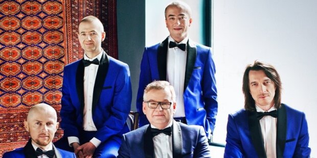 Artur Andrus z zespołem