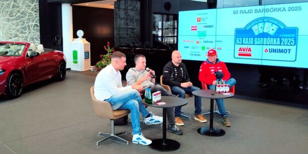 Kierowcy rajdowi - na konferencji Rajdu Barbórka 2025. od prawej Leszek Kuzaj, Łukasz Byśkiniewicz, Tomasz Czopik, Jakub Przygoński. Fot. Warszawa.pl