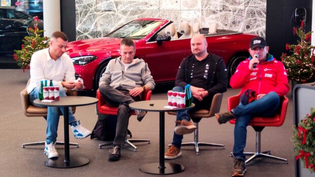 Kierowcy rajdowi - na konferencji Rajdu Barbórka 2025. od prawej Leszek Kuzaj, Łukasz Byśkiniewicz, Tomasz Czopik, Jakub Przygoński. Fot. Warszawa.pl