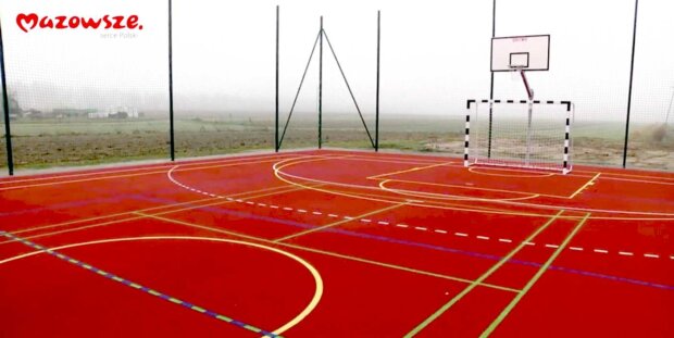 Nowe boisko wielofunkcyjne - w Białobrzegach. Fot. UMWM