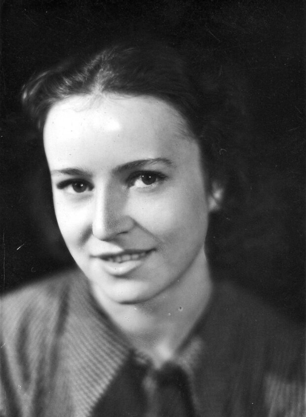 Punia (Alicja) Halama, tancerka - fotografia portretowa 1918 - 1939. Fot. źr. NAC