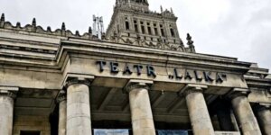 Teatr Lalka - neon nad wejściem w PKiN. Fot. UM Warszawy