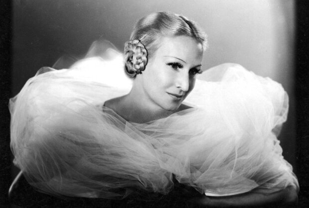 Zizi (Józefa) Halama, tancerka - 1934 - 1937, Foto-Drozd. Fot. źr. NAC