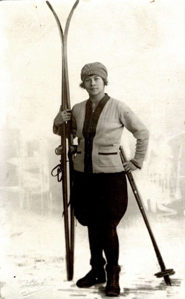 Elżbieta Ziętkiewicz - pojechała na 1. igrzyska do Chamonix ale nie wystartowała. Kobiety rywalizowały tylko w łyżwiarstwie figurowym, a ona specjalizowała się w narciarstwie. Fot. zbiory MSiT