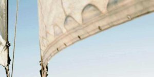 Żagle. Fot. Rachel Claire (Pexels.com)