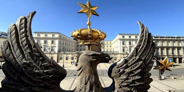 Orzeł UW - widok w kierunku Krakowskiego Przedmieścia i ASP. Fot. UW