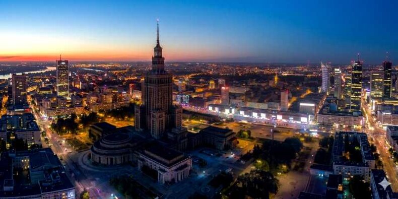 PKiN wygaszony przez oprogramowanie SI. Fot. Oryginału XEvansGambitx. źr. Wikimedia