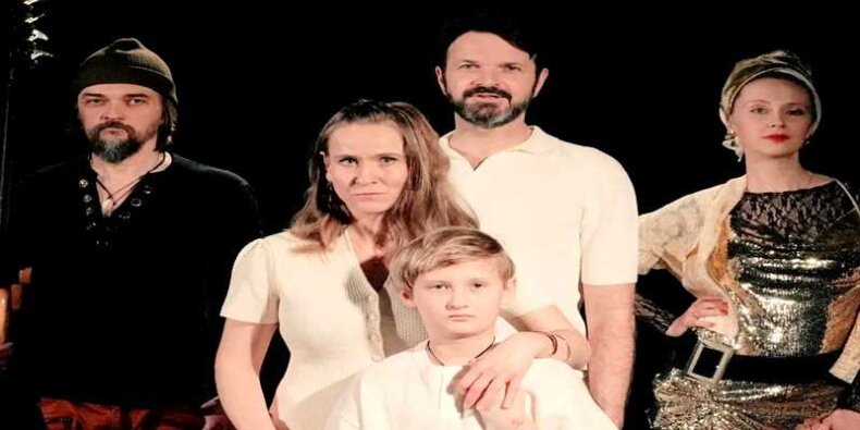 AI nadchodzi - spektakl Teatru ME/ST w Teatrze Współczesnym. Fot. MEST