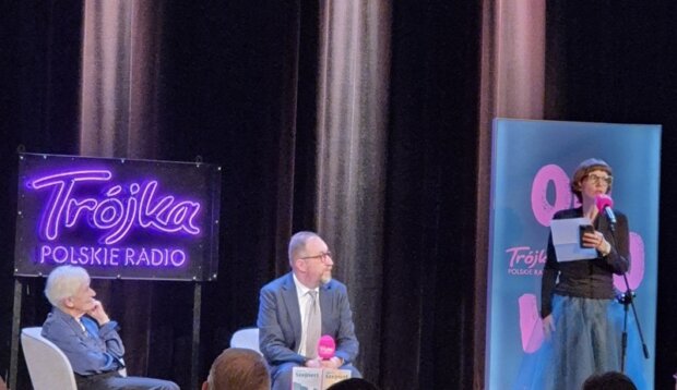 Magdalena Grzebałkowska prezentuje efekty współpracy z AI