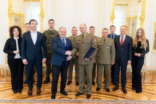 Podpisano porozumienie - pomiędzy UW i 1. SBOT. Fot. Mirosław Kaźmierczak UW