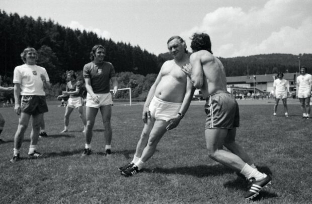 Kazimierz Górski - na treningu reprezentacji Polski. Zbiory Muzeum Sportu i Turystyki. Fot. Tomasz Prażmowski