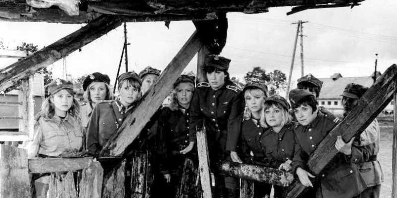 Platerówki - kadr z filmu ''Rzeczpospolita Babska''. Fot. Tadeusz Wieżan