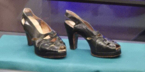Eleganckie buty artefakt z czasów Powstania Warszawskiego