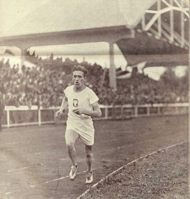 Alfred Freyer - podczas meczu lekkoatletycznego Polska-Czechosłowacja, 17 września 1927 r. Fotografia prasowa. Fot. R. Walter