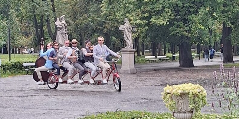 BIG BIKE ORCHESTRA w Ogrodzie Saskim