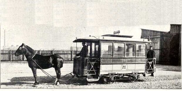 Tramwaj konny - źródło Kronika Warszawy, lipiec-sierpień 1926 r. Fot. Magistrat Warszawy