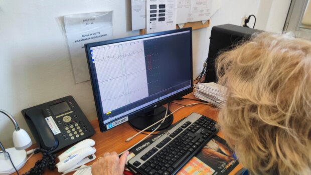 EKG - analiza całodobowej rejestracji EKG, czyli badania holterowskiego. Fot. Warszawa.pl