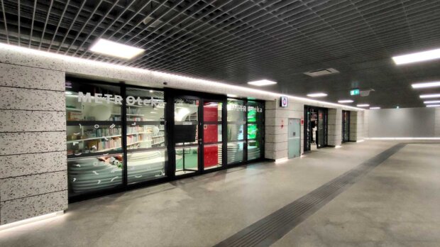 Metroteka - biblioteka na stacji Metro Kondratowicza. Fot. Warszawa.pl
