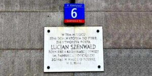 Tablica upamiętniająca Lucjana Szenwalda