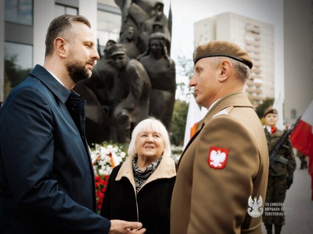 Minister obrony narodowej Córka gen. Kamińskiego i dowódca 15 LBOT
