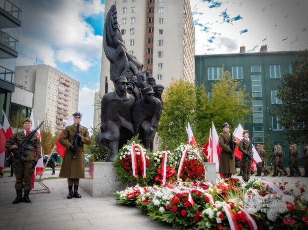 Uroczystość przy pomniku Batalionów Chłopskich